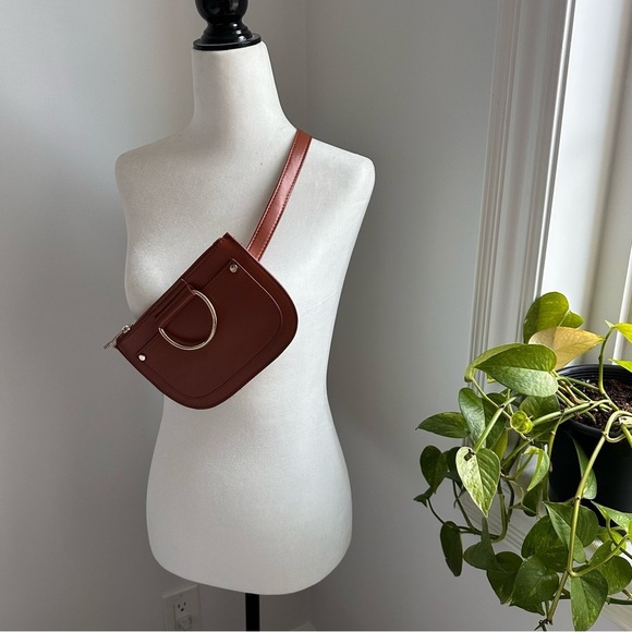 [Perfect Condition] - Belt bag with gold ring​​ - Picture 2 of 6